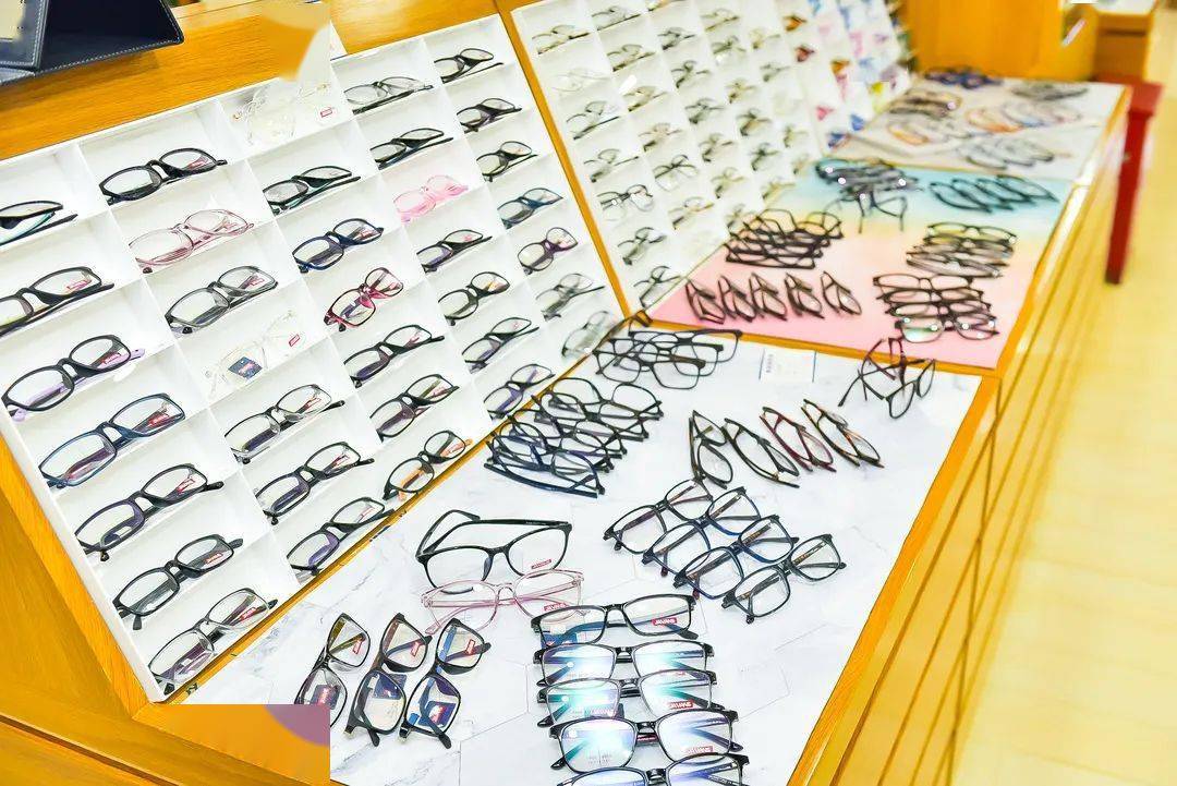 眼镜|实测！9.9元配镜片？徐州市中心网红眼镜店到底靠不靠谱！