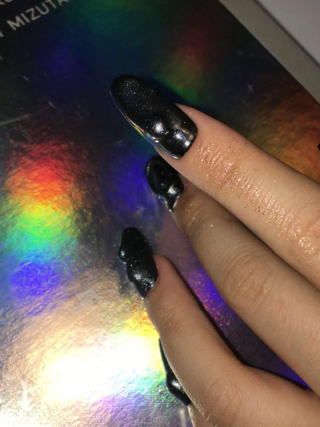 男朋友|情侣之间的新玩法？一起美甲、染发、护肤……