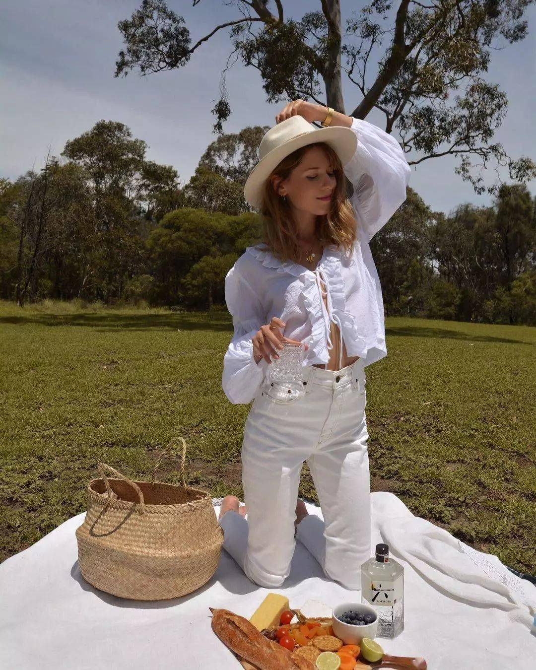 blouse|别总穿极简了,2020年“法式风”最流行!好看又高级!