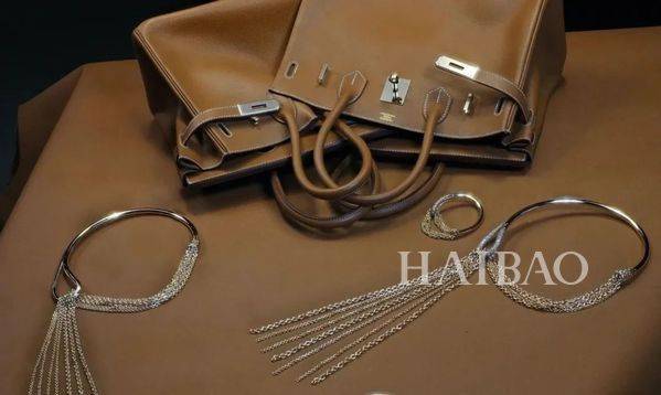 侃爷|Taylor闷声干大事，麻辣鸡官宣怀孕消息