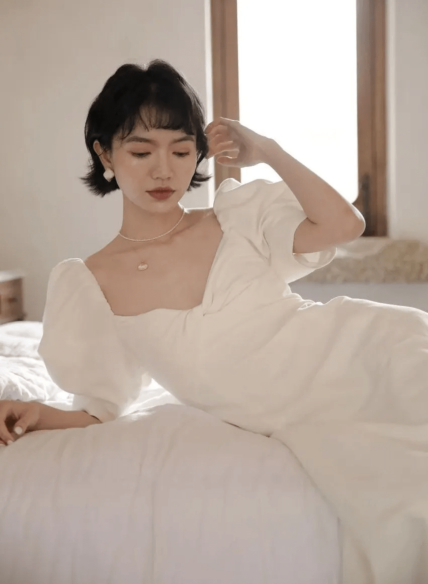 姨太|我在ZARA的打折区，淘到一大波好看的连衣裙！