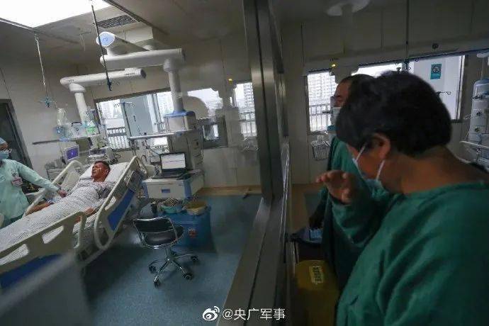 洪水|被洪水卷走的他醒了！病床前这一幕让网友泪奔