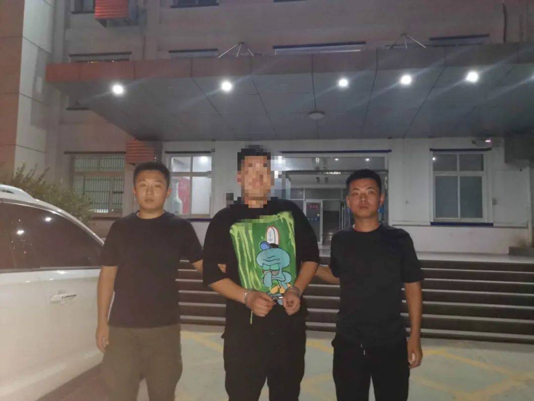 泊头邻县南皮一男子随地大小便还打伤人!被拘.