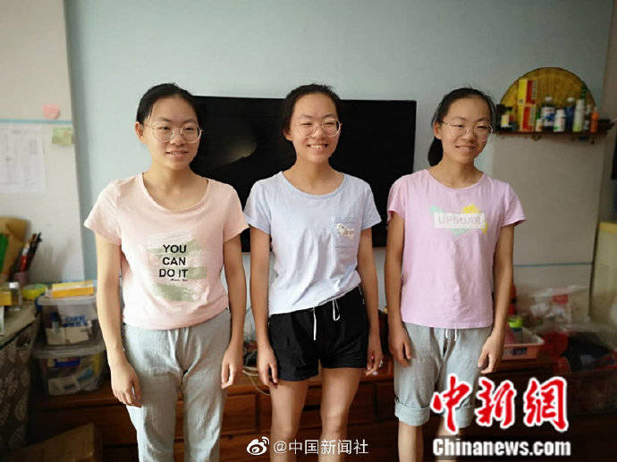 中国新闻社|贵州“三胞胎学霸” 高考均过610分：没有诀窍，听讲做题