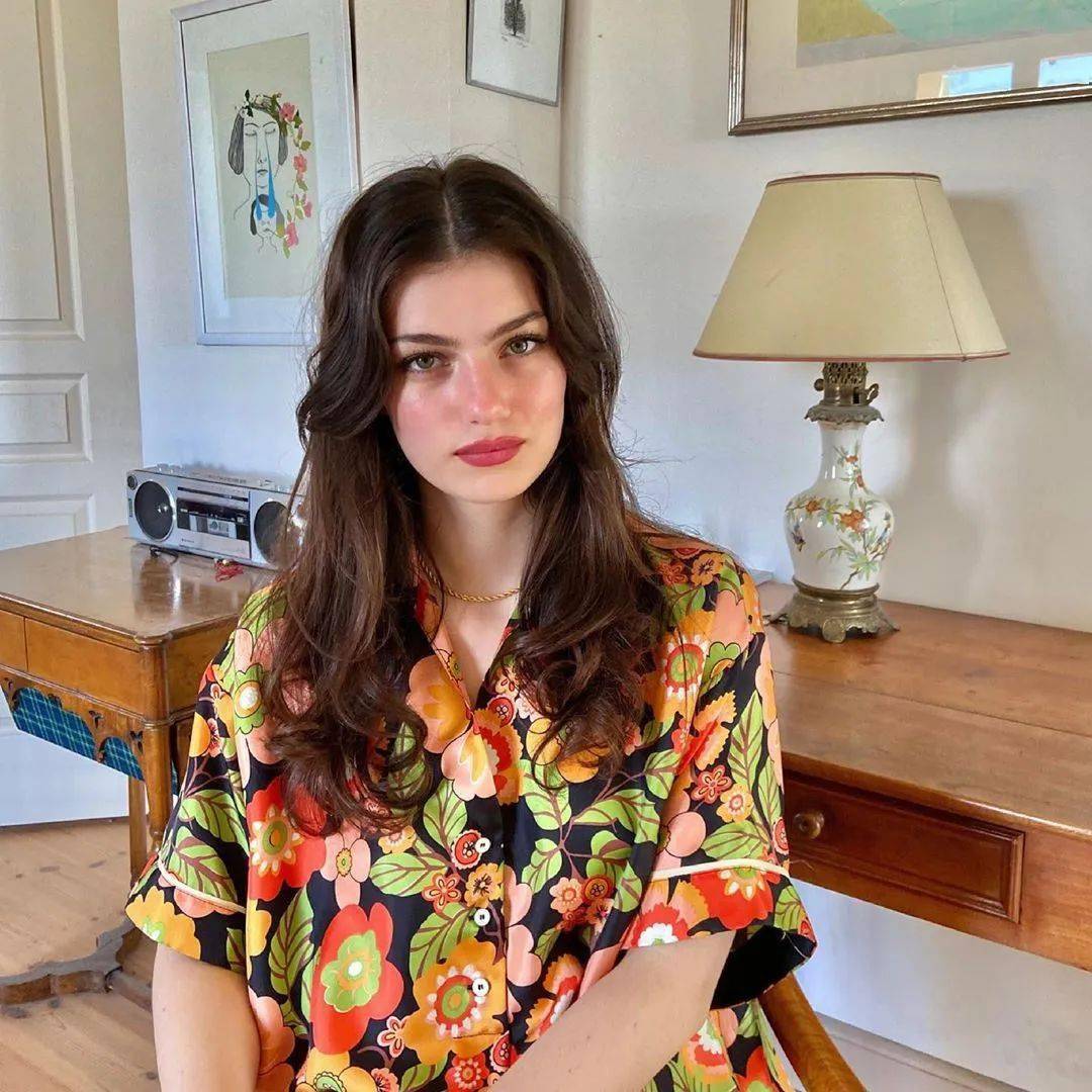 Louise|浓 颜 系 美 人，绝！