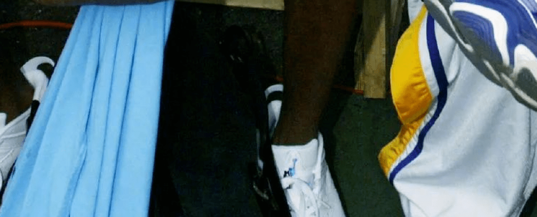 Kobe|一双鞋，让你记得18年前的夏天，“曼巴”在哪里