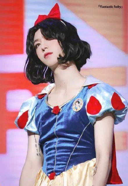 关晓彤|谁还不是个小公主呐？钟楚曦、关晓彤COS的公主妆，我们也能行~