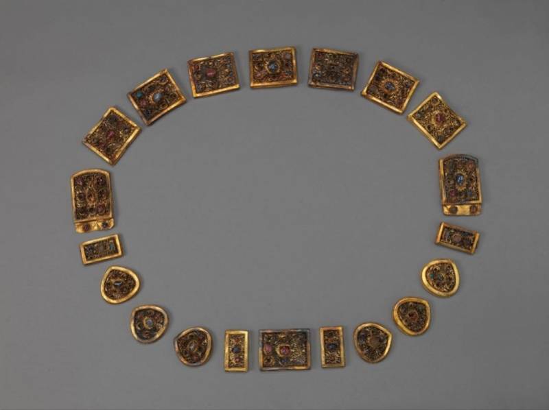 少数民族|四川平武明代土司家族有多豪？一件金发饰刻40个人