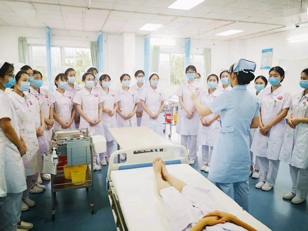 2020年护理专业学校_搭建院校沟通平台提高护理教学质量——我院召开