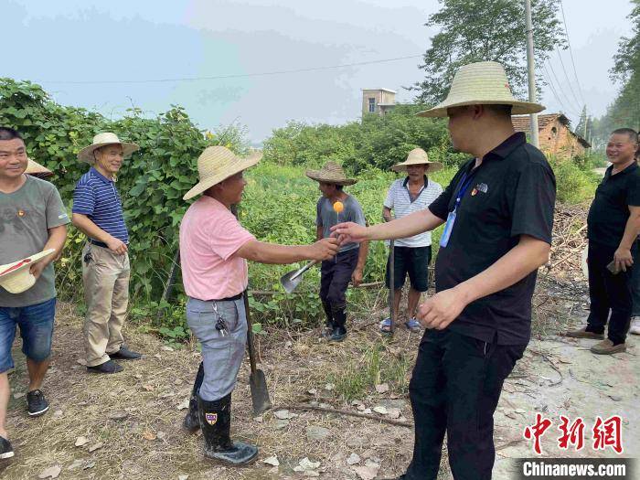 防汛巡逻还需寻找查险标识物 湖南南县出新招克服疲倦筑牢堤防