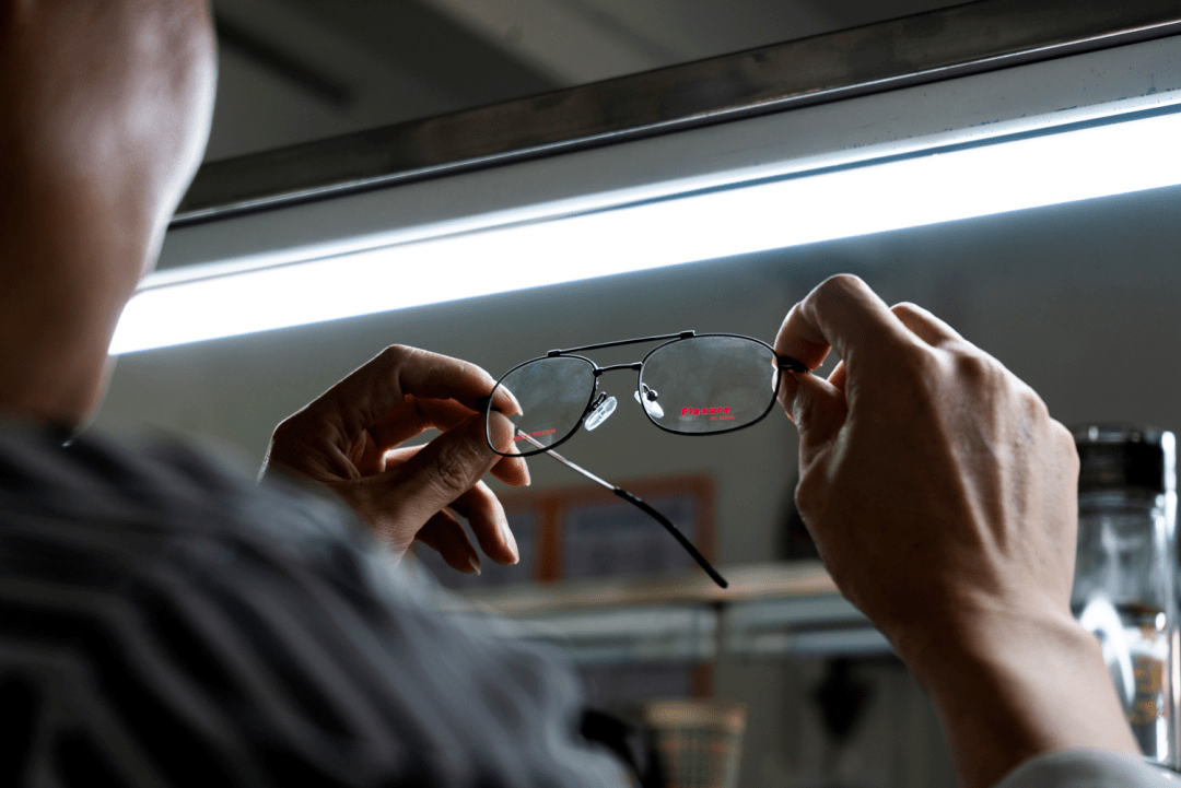 logo|中国代工厂的尴尬：100块的墨镜，贴上logo，售价翻10倍