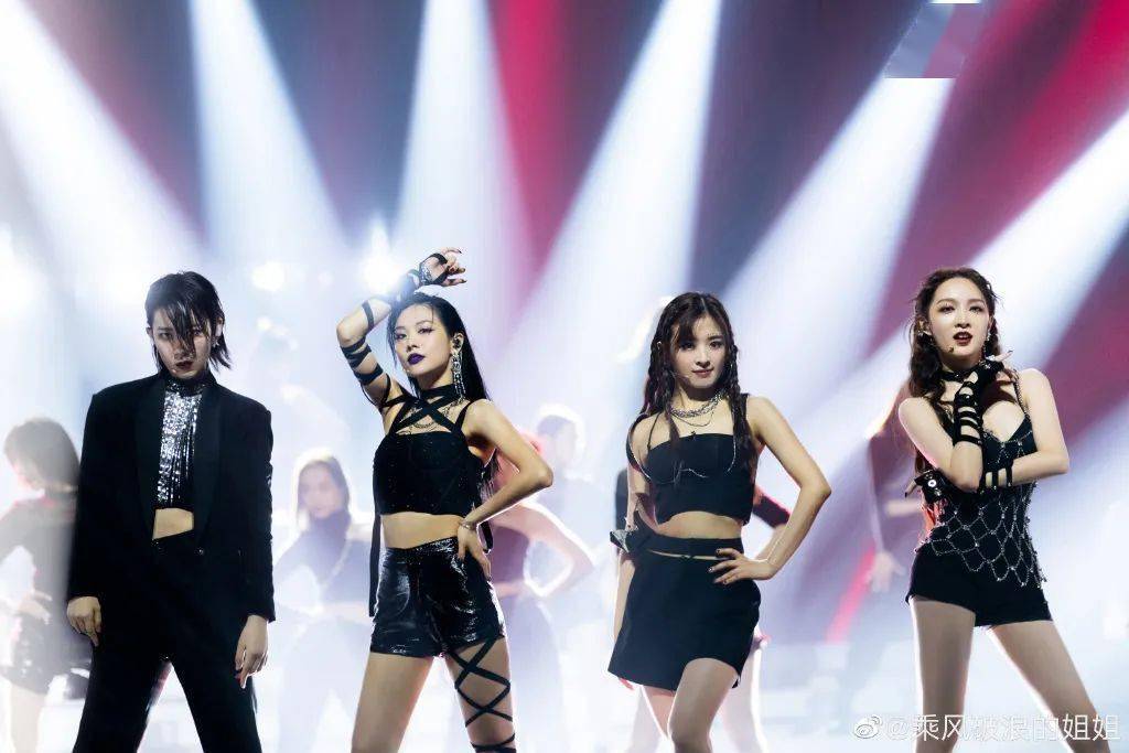 暗黑|画了宁静同款暗黑妆 我被自己的气场吓到后退半步