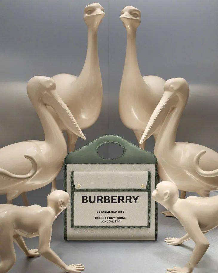 Rootote|王漫妮的通勤包一大摞，这随性帆布袋最靠谱