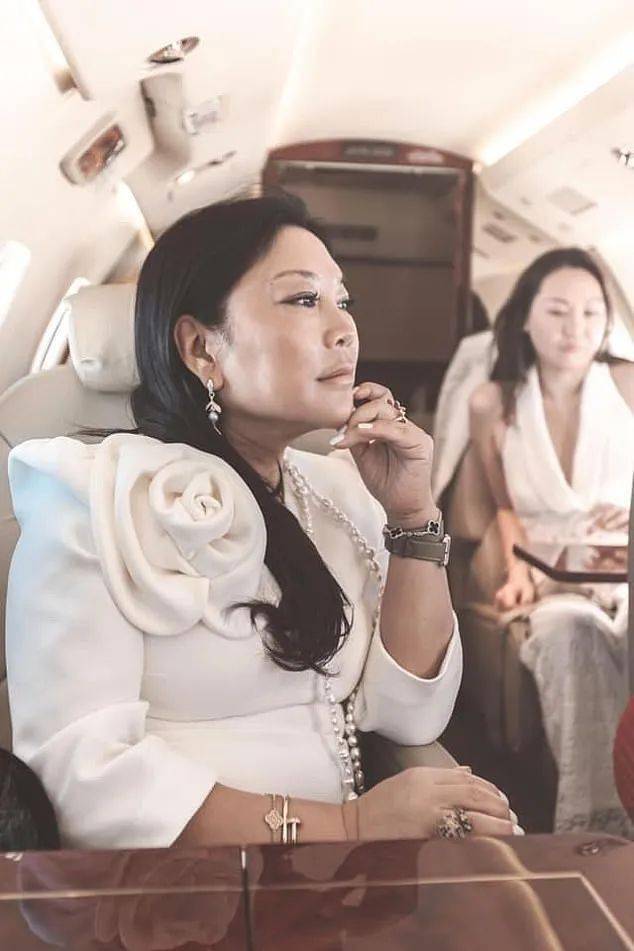 涂燕翎|从英语蹩脚的洗碗工，到坐拥私人飞机和10亿财富，57岁澳洲“华人女王”的逆袭路