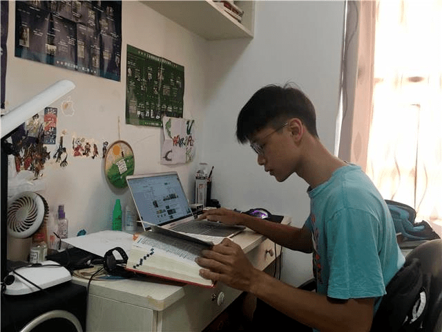 开云官网|
新兴一中伍冠灏勇夺高考体育类全省第8名(图1) 开云官网|
新兴一中伍冠灏勇夺高考体育类全省第8名(图1)