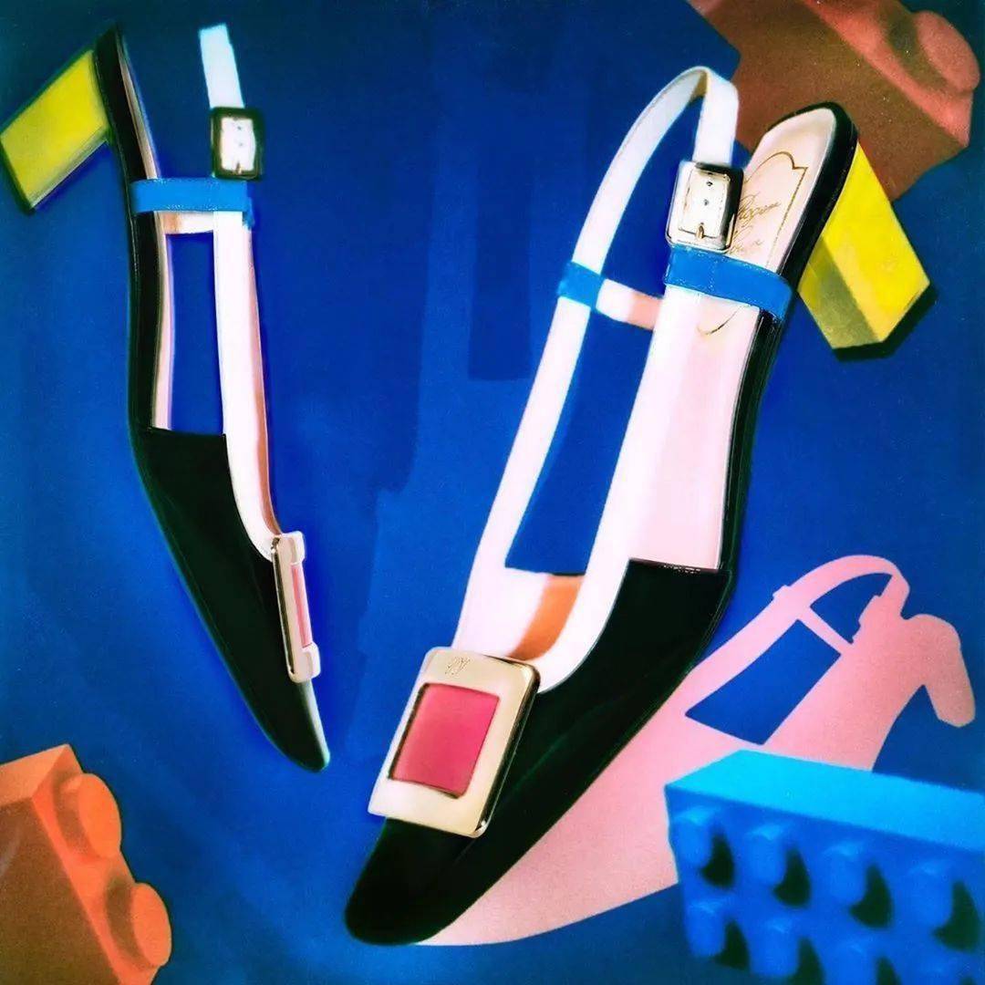 Roger|骨灰级经典Roger Vivier方扣鞋，又出了绝美新款！