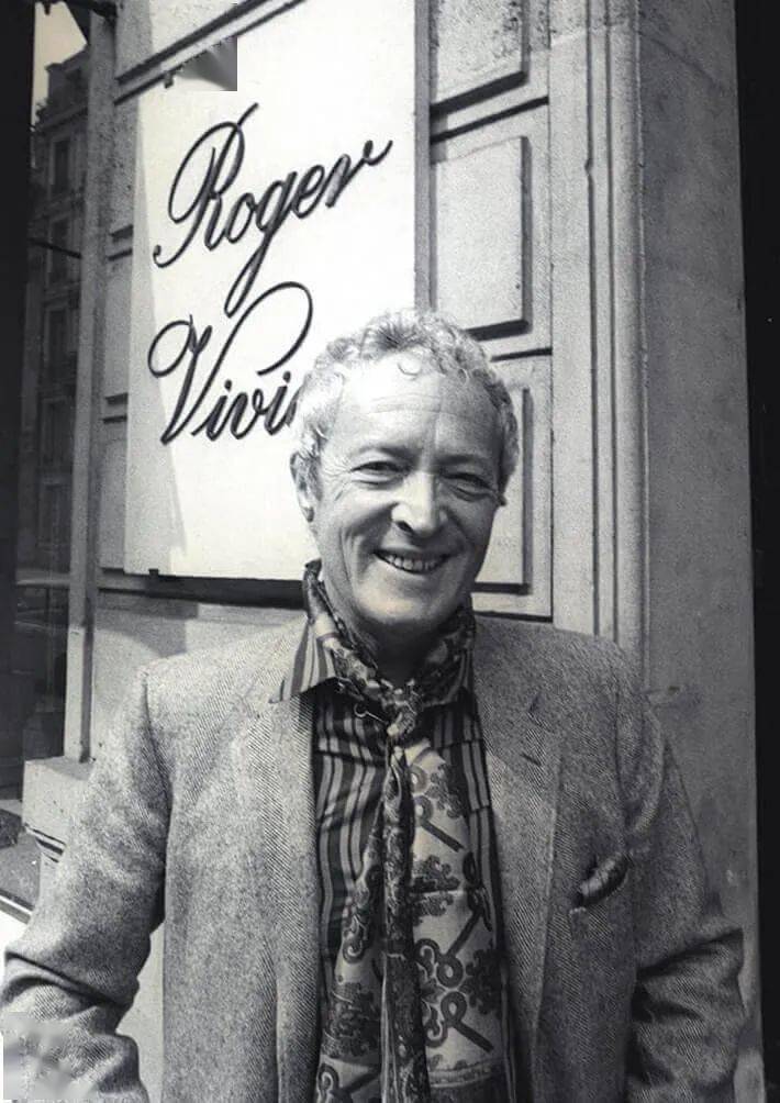 Roger|骨灰级经典Roger Vivier方扣鞋，又出了绝美新款！