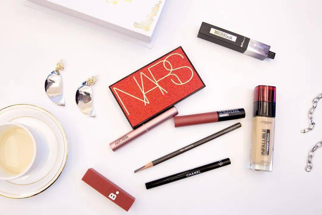 魔都|装妆样子 | 启动冷艳模式，「魔都A姐」横空出世！