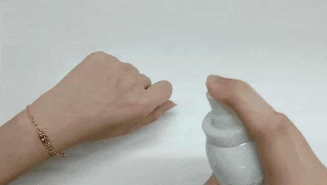 肌肤|皮肤油腻的元凶竟是它！补水保湿，99%的人用错了！