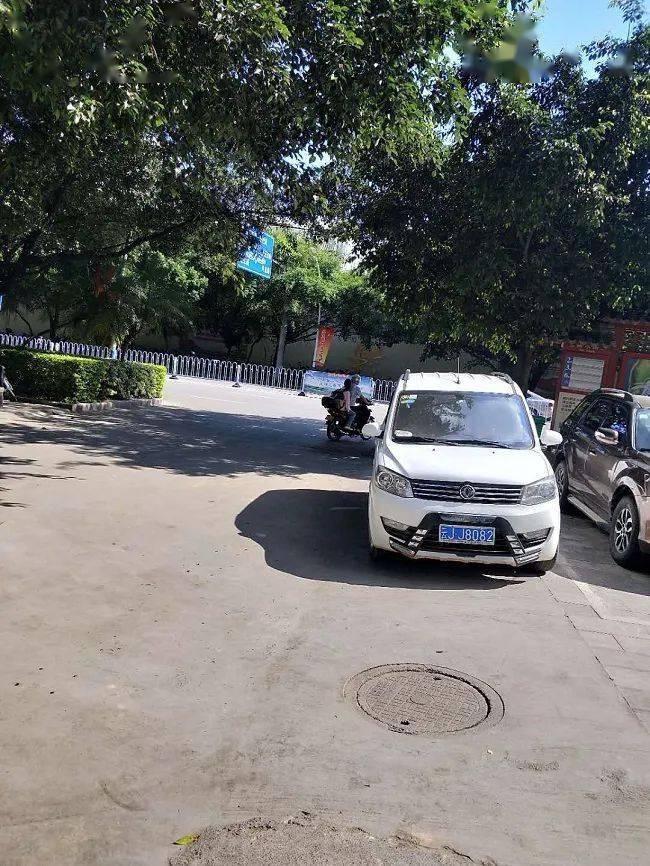 违停地点:普洱大道辅道人行道 车牌号码:云jjm972 车主姓名:普洱市
