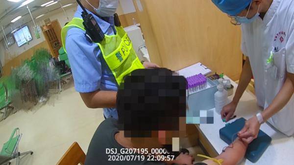 外地一家四口来珠海旅游，回家途中父亲出事被抓！孩子哭闹不止！