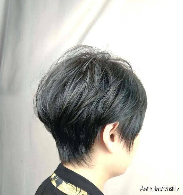 如何自己剪波波头低层次 634fb2a313e4448697a372a96029ec41.jpeg