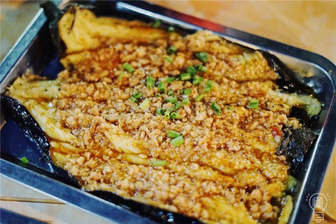 烧烤|才有夏天快乐味道！挤满人的“堕落街”夜排档