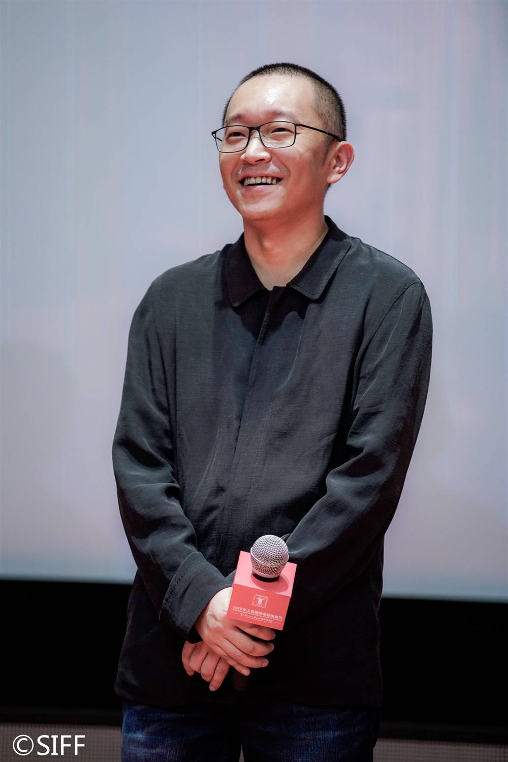 李霄峰|上海电影节丨《风平浪静》，暗流汹涌