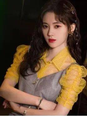 纱裙|谁能不爱夏日的薄纱连衣裙呢？