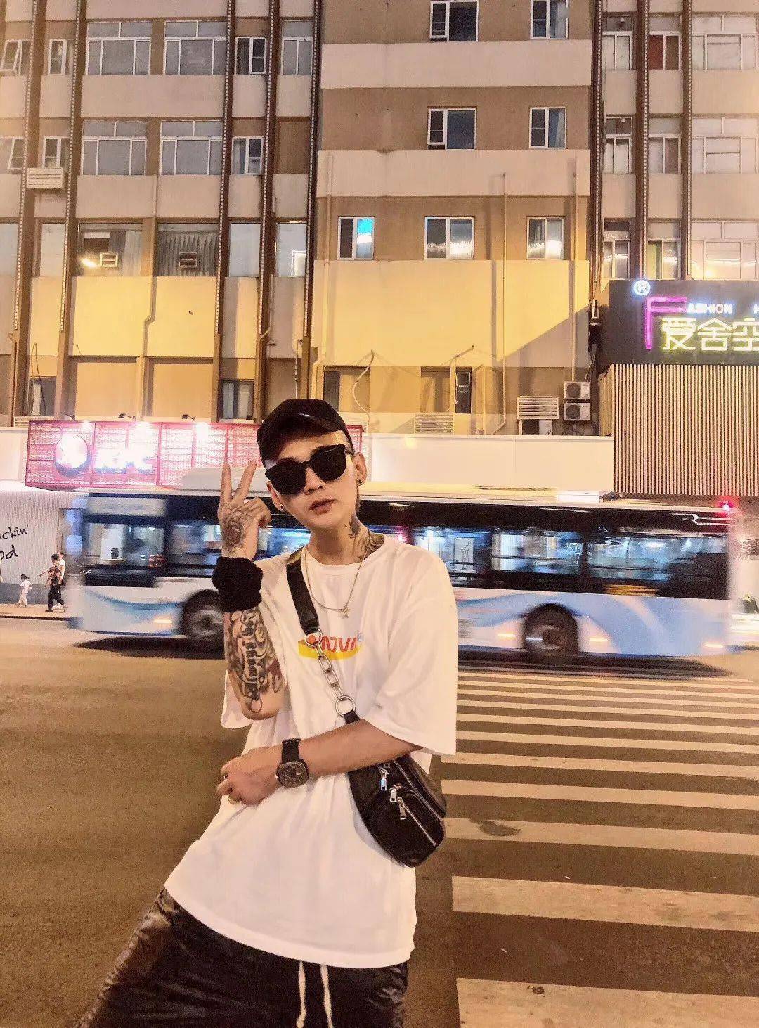 天马行空|素素探店 | 经常被“天马行空”的TONY老师伤害？这位靠谱90后资深发型师安利给你！