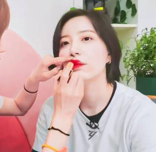 口红|我们都会成为姐姐，但不一定能活得这么漂亮！