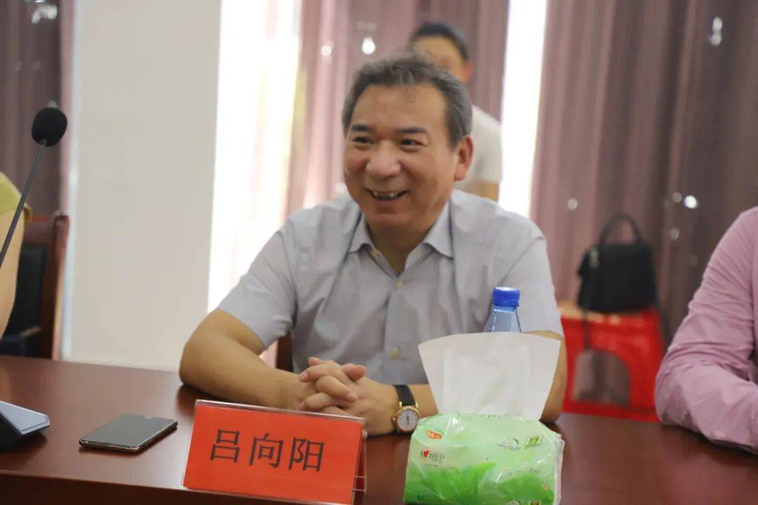 吕向阳表示,车霸公司的发展前景令其充满信心,也相信在各级领导的关心