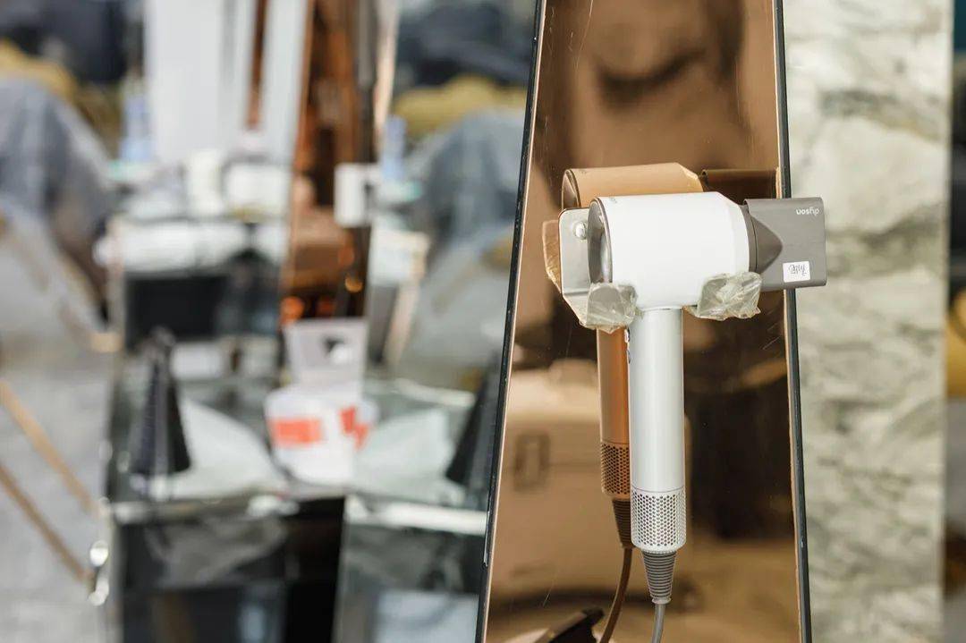 天马行空|素素探店 | 经常被“天马行空”的TONY老师伤害？这位靠谱90后资深发型师安利给你！