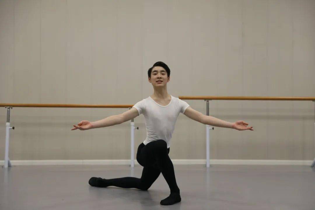 资讯| 中芭角逐全球首次线上国际芭蕾舞比赛取得佳绩