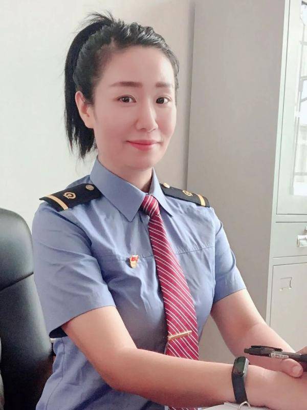 通信员|又美又飒！看“兵姐姐”变装