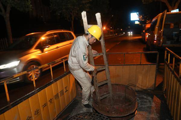 工程|上海：地下电缆敷设忙