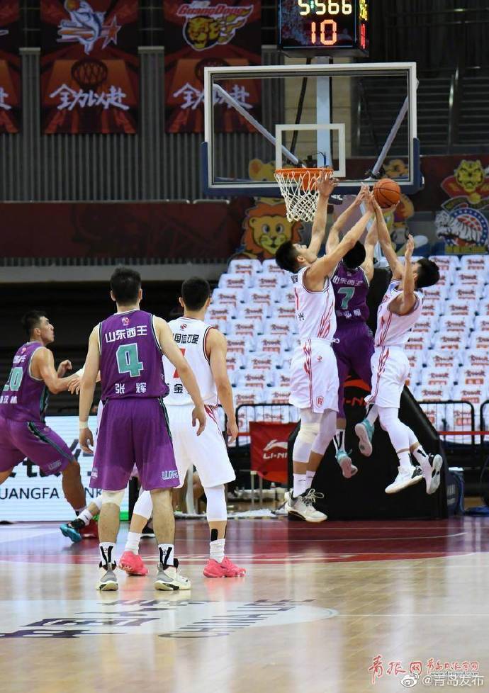 双星队|青岛国信双星队杀进CBA八强