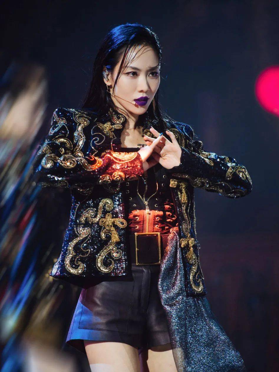 #Mad|礼物已经选好,姐姐们何时才能认识我?!