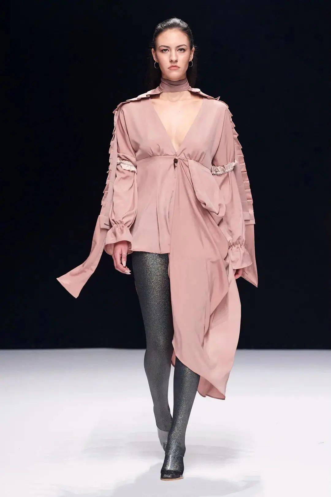 色彩|2020/21秋冬女装色彩趋势：复古时尚风潮再次燃起！半身裙流行趋势！