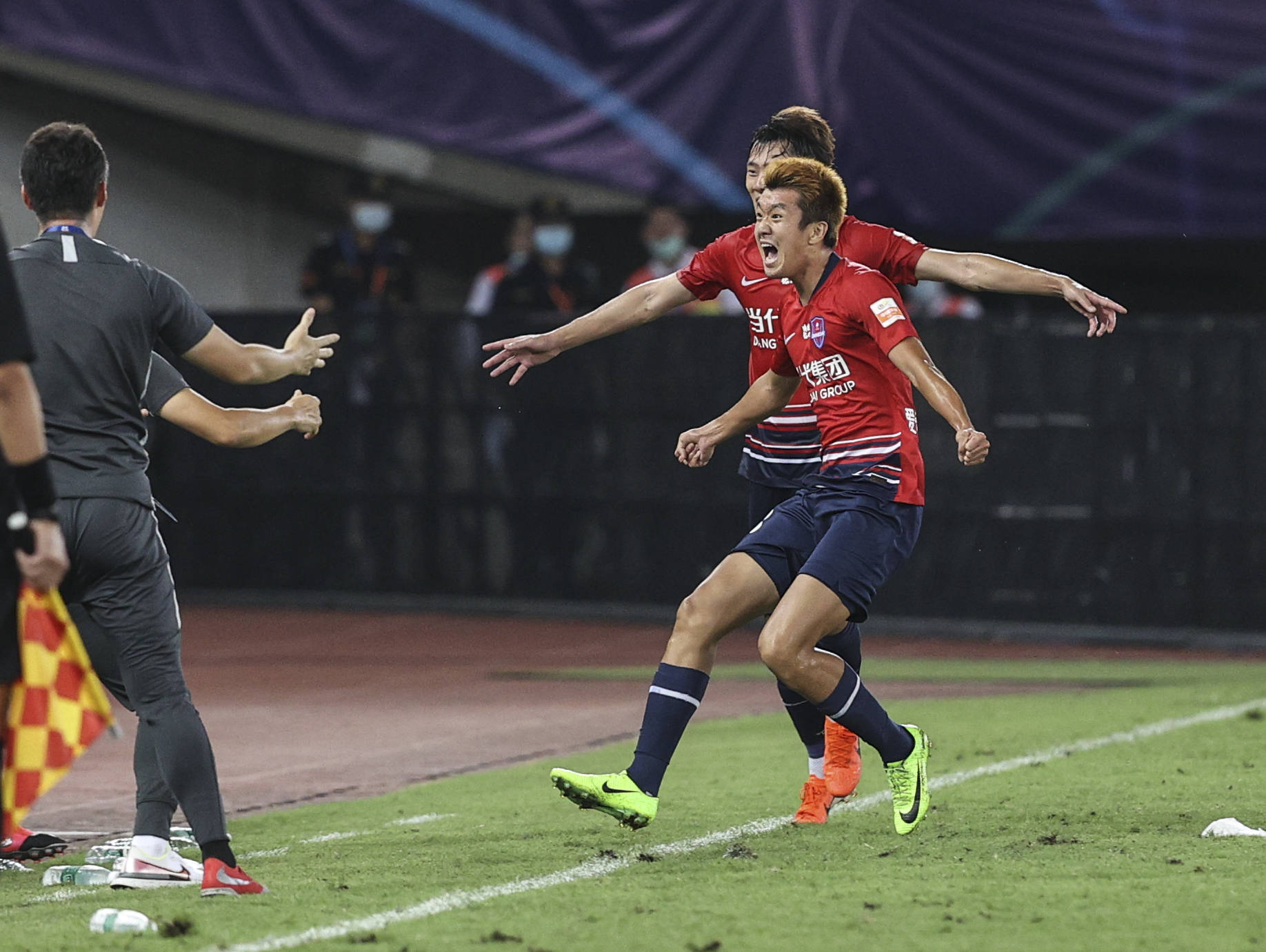 ‘BJL平台中国’
足球——中超联赛第二轮：重庆今世战平天津泰达(图17)