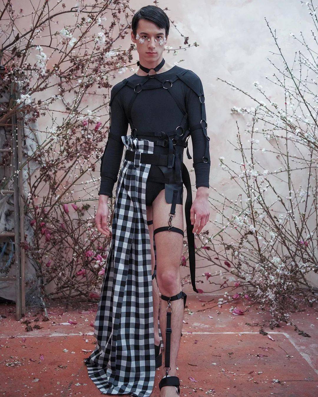 亚裔|时尚圈又迎来热门亚裔男模新人，完美到无需任何修饰