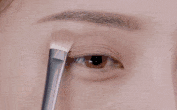 眼影|女明星那些一画成名的妆，学会就是换头术啊！