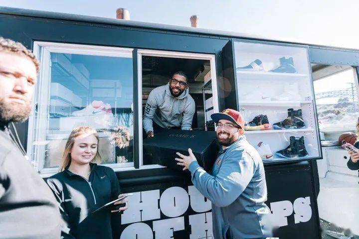 House|有一种独特叫做 —— ＂House of Hoops＂