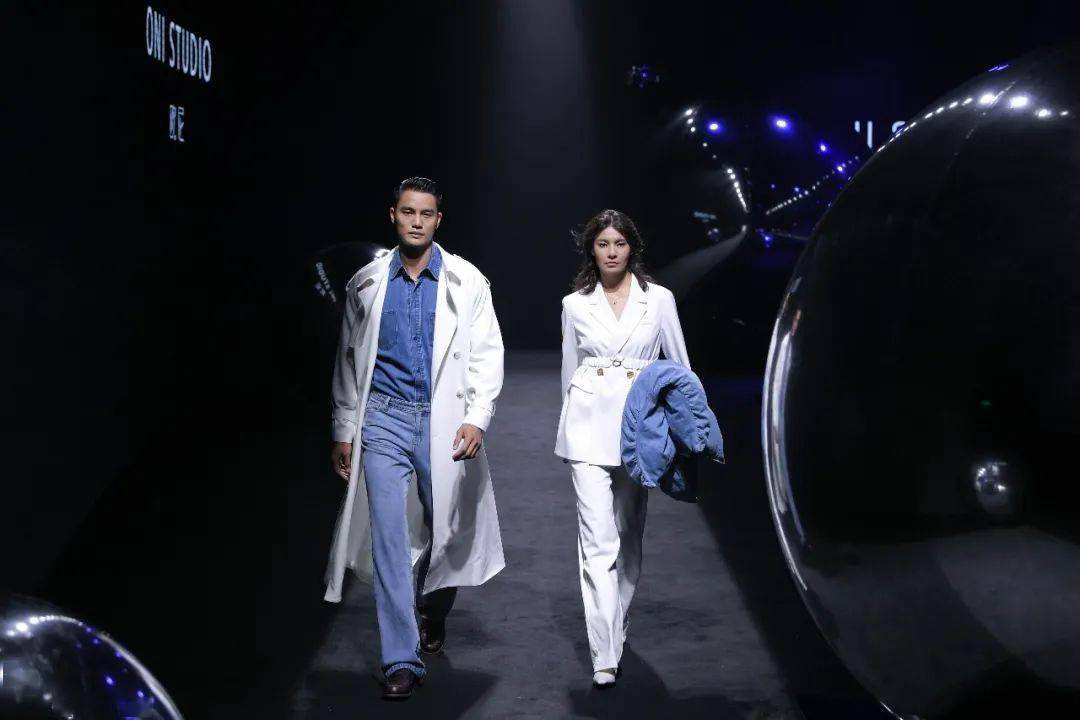 向在|ONI STUDIO 品牌专场秀 | 一手 · SUN IN SKY国际时尚周（暨SUN IN SKY第七届发布周）