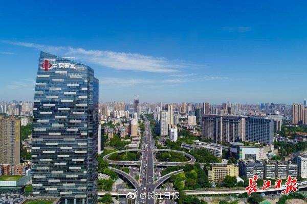 摄影|自带滤镜！武汉蓝上线