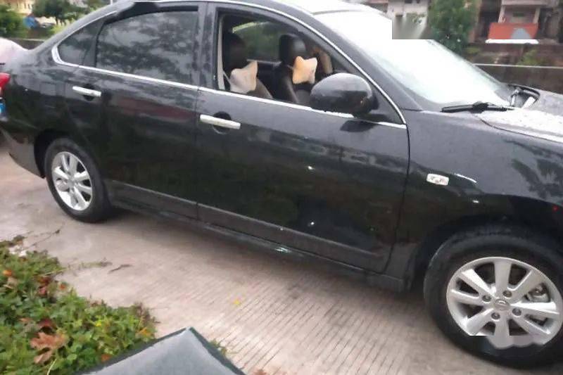 如何快速砸破汽车玻璃 65fcc5b77f4846e99bf4bb7b6575a385.jpeg