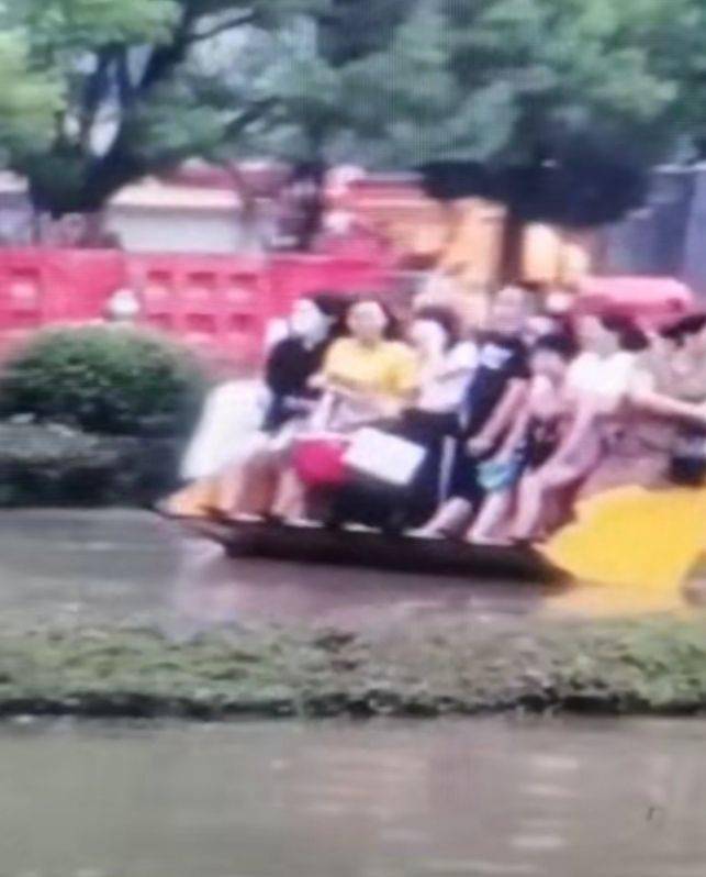 图片|“洪水中救下14人”，这是挖掘机中的“救人机”