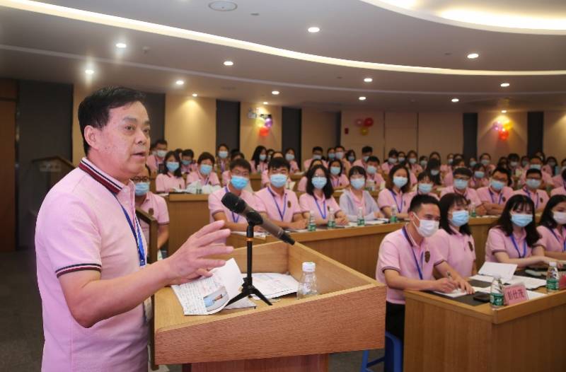 教育|中山市迪茵公学教师培训开班，校长贺优琳：不允许向家长吃拿要