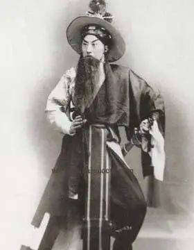 王珮瑜|跟王珮瑜一起观舞台上的那些历史风云