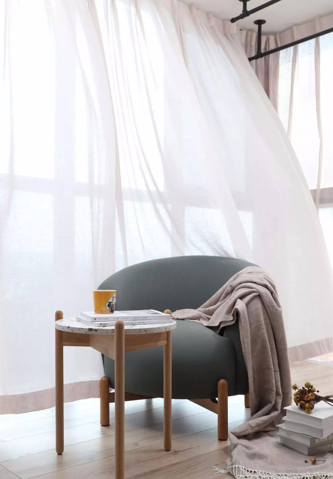 色彩|110㎡现代欧式混搭风，柔美的色彩搭配，美翻了整个家！